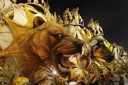Самба-карнавал в Рио де Жанейро