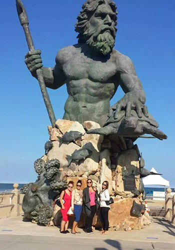 Пламена и Краси във Вурджиния Бийч на Work and Travel USA